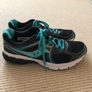 Worn once SAUCONY Mystic 9.5
